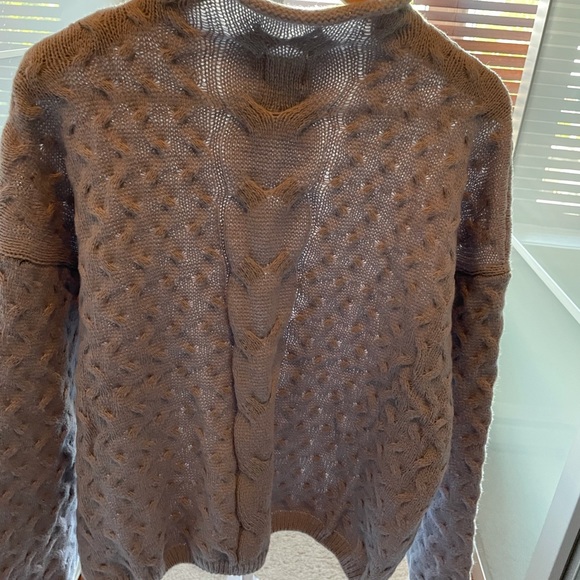 Chandail - Picture 2 of 2